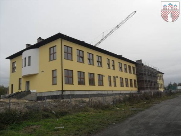 : Gminne Gimnazjum w trakcie budowy, pażdziernik 2010 r.